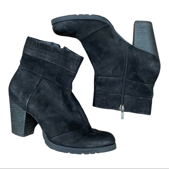 Clarks suede black heel bootie